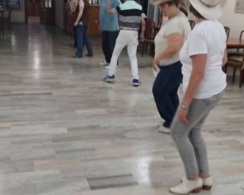 32778 5 EN ENCONTRARSE TAMBIEN SE BAILA COUNTRY