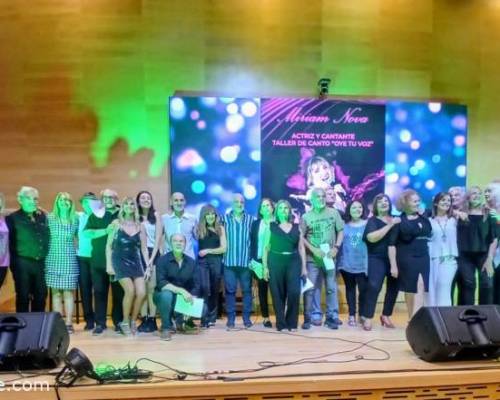 32782 1 ACOMPAÑANOS EN  LA MUESTRA  DE FIN DE AÑO  DEL TALLER DE CANTO 
