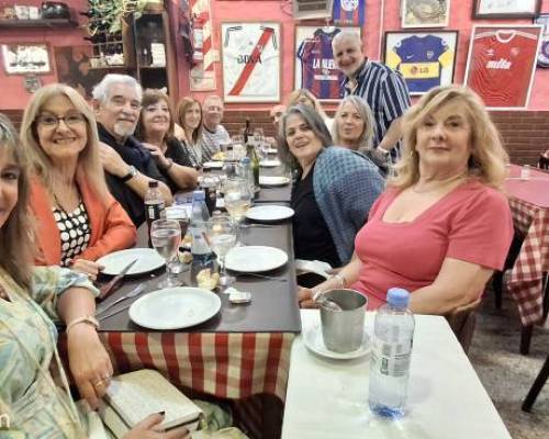 32782 5 ACOMPAÑANOS EN  LA MUESTRA  DE FIN DE AÑO  DEL TALLER DE CANTO 