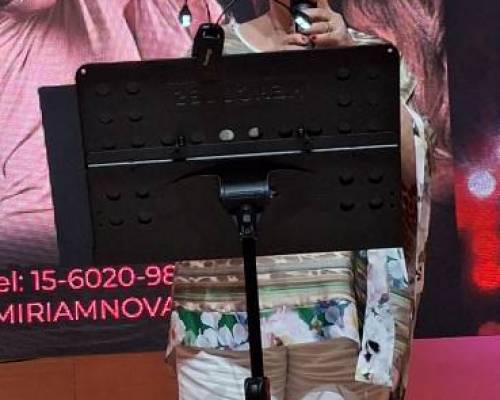 32783 6 ACOMPAÑANOS EN  LA MUESTRA  DE FIN DE AÑO  DEL TALLER DE CANTO 