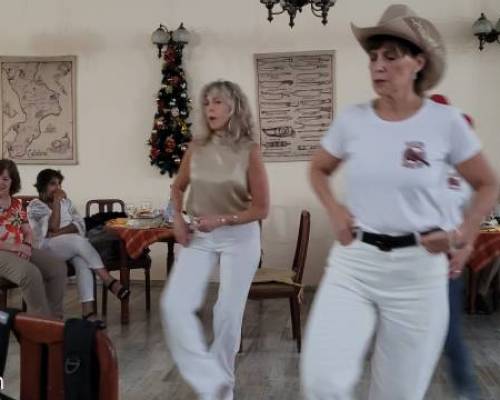 32821 11 DESPEDIDA DE AÑO EN COMPAÑIA
