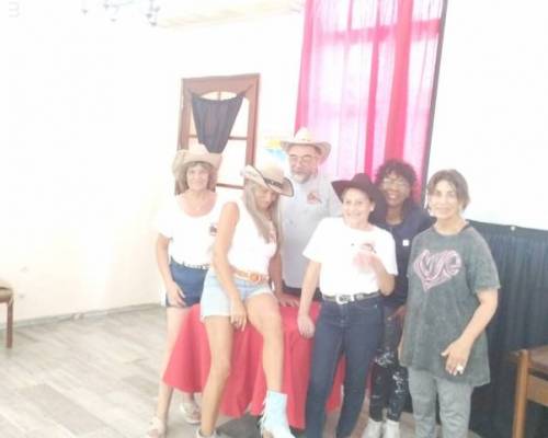 32919 9 EN ENCONTRARSE TAMBIEN SE BAILA COUNTRY