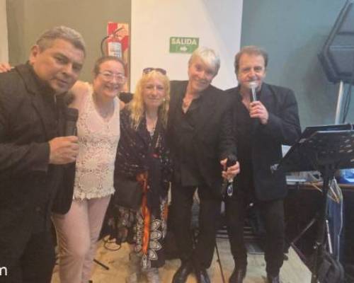32956 12 Cena- show para recibir juntos el 2025!