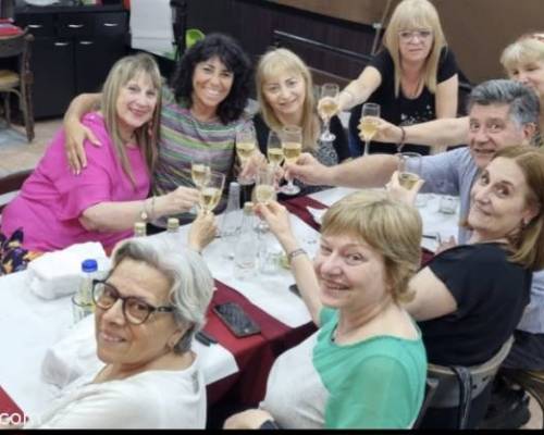 Y asi finalizamos este año festejando que la vida nos encontro para disfrutar.  :Encuentro Grupal CELEBREMOS JUGANDO AL RUMMY  