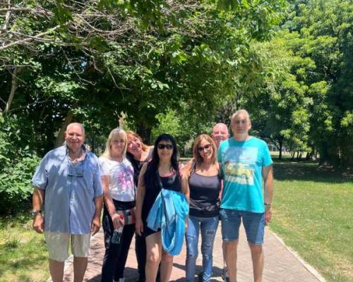 parte del staff de caminantes jajaja MarioSanJusto, Perla, cristal, Aurelia, Miriam, MarioItuzaingo y el "Nuevo" Inti.... Genios! :Encuentro Grupal VENITE A CAMINAR A  RAMOS... Y FESTEJAMOS CON ALMUERZO DE FIN DE AÑO!!