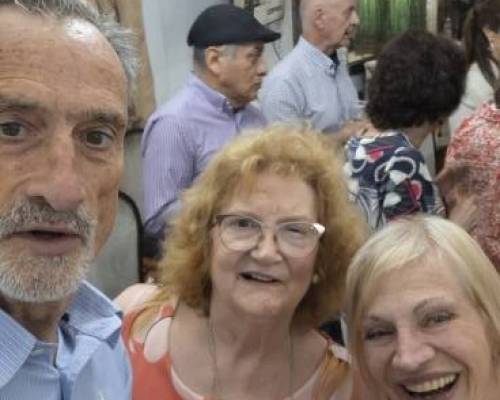 33045 1 Pasar la Nochebuena cenando juntos. En mi casa, recibirlos con alma de fiesta. Sea cual sea tu credo. Nos integramos, como lo hice ni bien ingresé