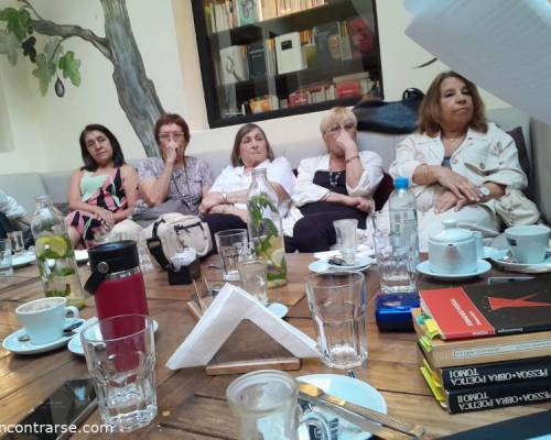Heterónimos por doquier...fascinante. :Encuentro Grupal Fernando Pessoa y su baúl lleno de gente