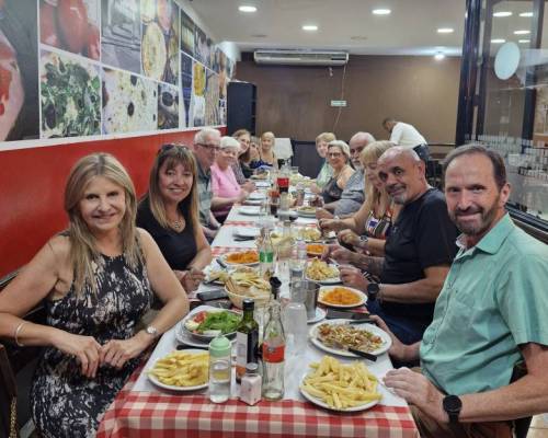 Y...nos quedamos a cenar 14. Que siga el baile! Ja :Encuentro Grupal JUGAMOS AL RUMMY MONTE CASTRO
