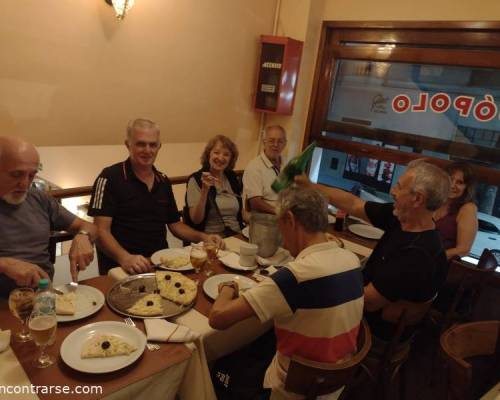 aqui, ya nadie hablaba.......... todos ocupados :Encuentro Grupal Caminatas y algo más... (Ejercicios y elongación) 