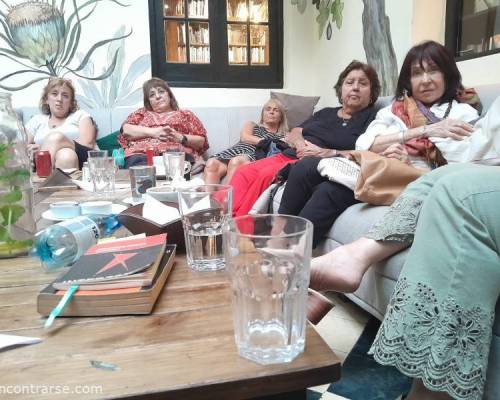 33157 4 Fernando Pessoa y su baúl lleno de gente (tercera edición)