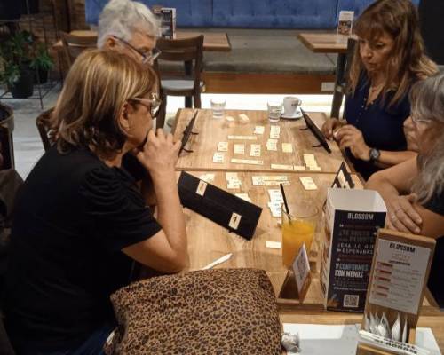 33187 2 JUGAMOS RUMMY EN CASTELAR ZONA OESTE
