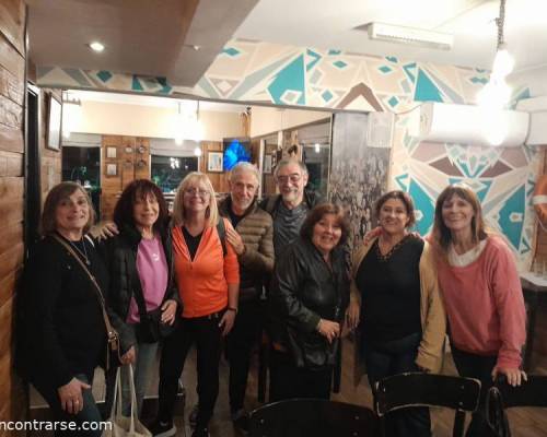 Merienda y mucha charla para finalizar🥰 :Encuentro Grupal Tras las huellas de Cortázar: taller ambulante