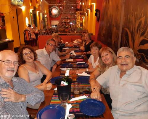 33264 8 ¡UNA NOCHE ESPECIAL!