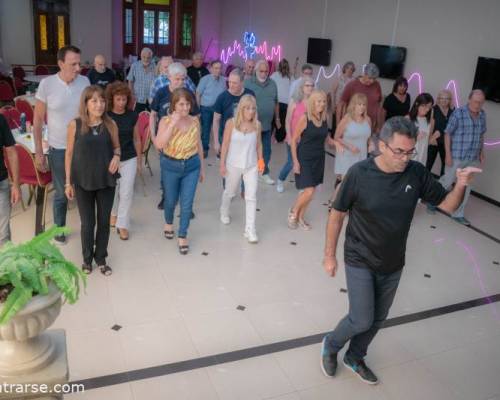 33270 17 MERIENDA DOMINGUERA Y MUESTRA DE PASOS DE BAILE EN VILLA URQUIZA ! 