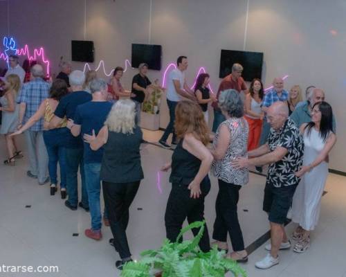 33270 51 MERIENDA DOMINGUERA Y MUESTRA DE PASOS DE BAILE EN VILLA URQUIZA ! 