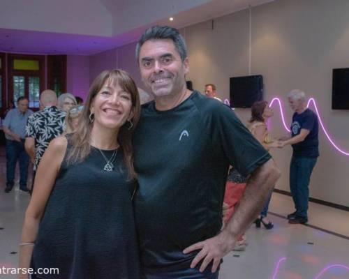 33270 56 MERIENDA DOMINGUERA Y MUESTRA DE PASOS DE BAILE EN VILLA URQUIZA ! 