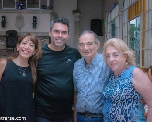33270 61 MERIENDA DOMINGUERA Y MUESTRA DE PASOS DE BAILE EN VILLA URQUIZA ! 