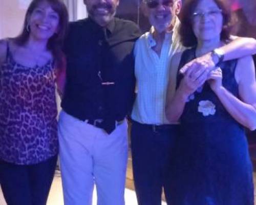 Una noche divertida, cada organizador hace su aporte, la constante: el baile. Gracias Gaby!!!!! :Encuentro Grupal FESTEJAMOS EL MES DE LA MUJER