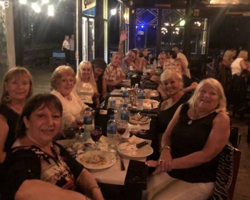33287 32 DISFRUTAMOS CON BUENA CENA Y BAILE?