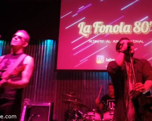 33452 11 BIENVENIDO OTOÑO CON EL MEJOR ROCK NACIONAL: LA FONOLA EN ANTIGUA FÁBRICA
