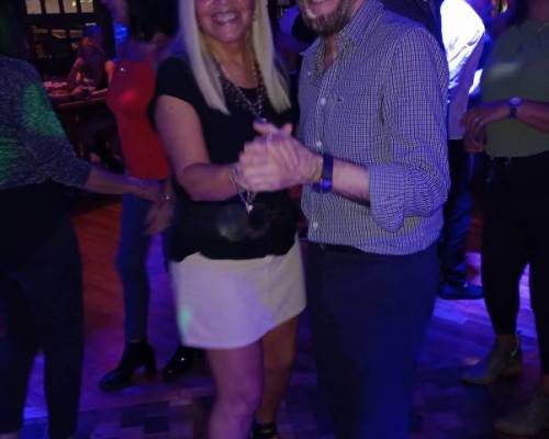 33547 11 LO MEJOR DE LO MEJOR ?   BAILAR EN JOE BAR     !  !  !