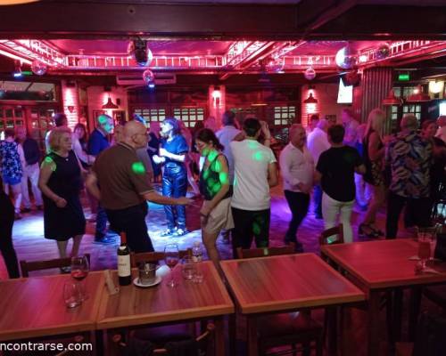 33547 3 LO MEJOR DE LO MEJOR ?   BAILAR EN JOE BAR     !  !  !