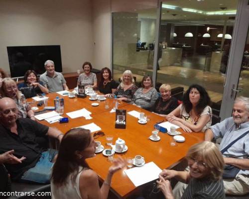 Quince voces juntas😜😉😂! Cuánto entusiasmo! :Encuentro Grupal Club de lectura: Los martes son puro cuento...