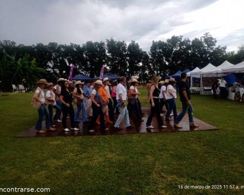 Sigue el play list aunque el cielo nos amenazaba todo el tiempo..  Sirve eso de no dar bola y seguir adelante   jajajajaj :Encuentro Grupal FESTIVAL DE MÚSICA COUNTRY ECUESTRE 
