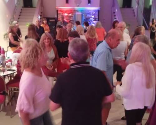33577 3 BAILE Y BINGO MOVIDITO EN VILLA URQUIZA !  