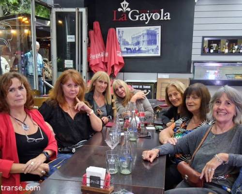 33626 7 LOCAS...la Necesidad de Reinventarse