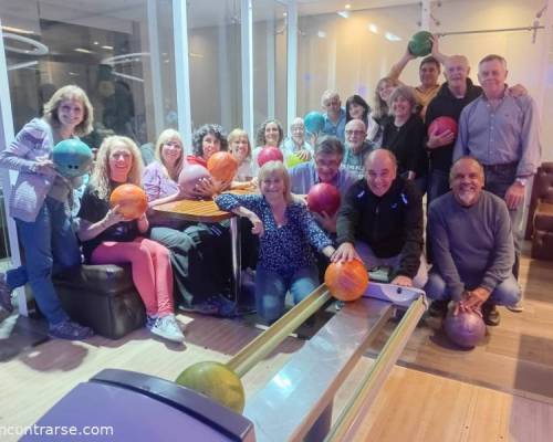 Todos locos hermosos, gracias por la onda que le ponen :Encuentro Grupal VOLVEMOS AL BOWLING EN CABALLITO