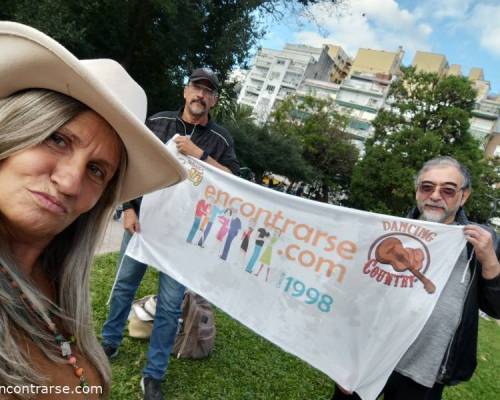 33782 4 EN ENCONTRARSE TAMBIEN SE BAILA COUNTRY