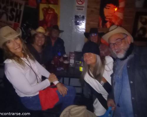 33784 1 VUELVE COWBOY¨S UP (oficial)