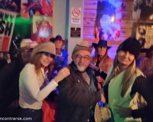 33784 2 VUELVE COWBOY¨S UP (oficial)