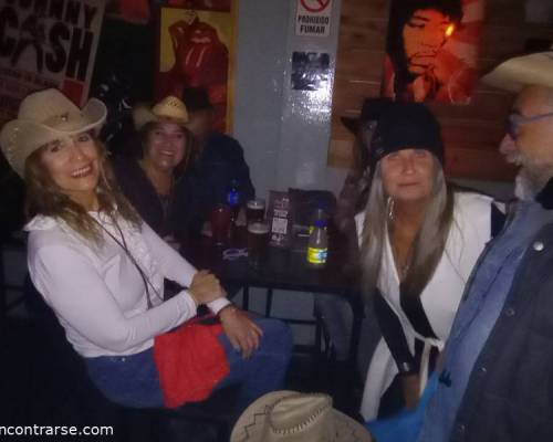33784 5 VUELVE COWBOY¨S UP (oficial)