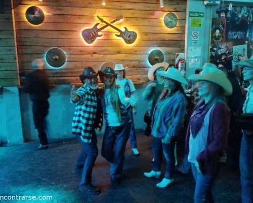 33784 7 VUELVE COWBOY¨S UP (oficial)