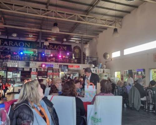 33865 3 Día completo en La Plata - Show baile musical, Desayuno, Almuerzo etc