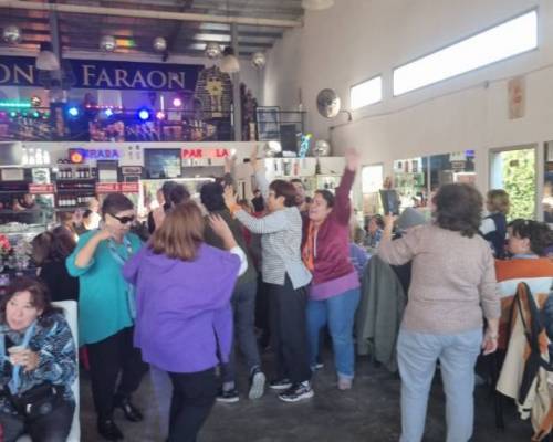 33865 5 Día completo en La Plata - Show baile musical, Desayuno, Almuerzo etc