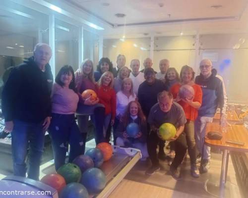 Mil gracias como siempre a estos bellos inadaptados por todo la onda y buen humor que le ponen a la salida :Encuentro Grupal VAMOS AL BOWLING EN CABALLITO