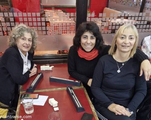 Mesa Rummy 1 o la mesa conversadora como la llaman otros. Ja :Encuentro Grupal TARDE DE BURAKO Y RUMMY