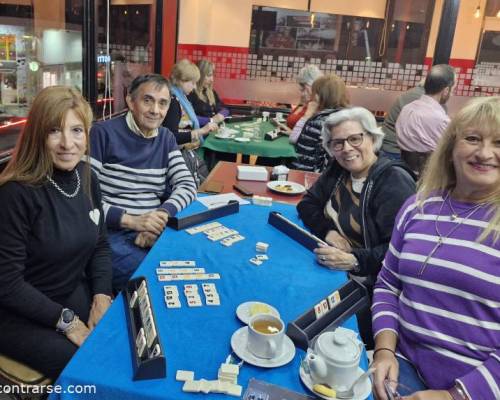Mesa de Burako 1 o la del paño turquesa. :Encuentro Grupal TARDE DE BURAKO Y RUMMY