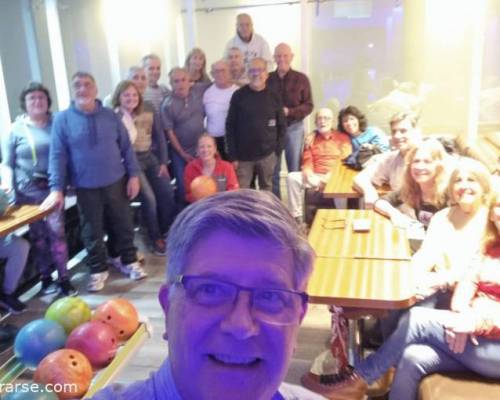 Tanta gente linda en una sola foto... :Encuentro Grupal VAMOS AL BOWLING EN CABALLITO