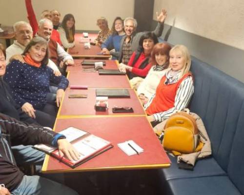 La verdad fuimos muchos como siempre y le agradezco especialmente la compania de los nuevos :Encuentro Grupal ¿NOS VEMOS?
