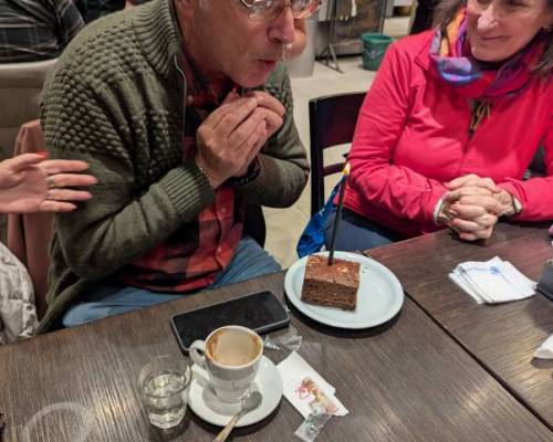 FELIZ CUMPLE GREGORI !!! :Encuentro Grupal Caminatas y algo más... (Ejercicios y elongación)