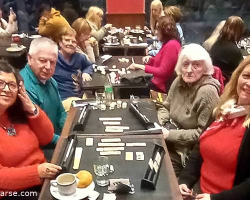 Cuanta gente linda...Felicitaciones Jeann!!! Abracito. :Encuentro Grupal Jugamos Rummy en Caballito!! 17.30 hs.