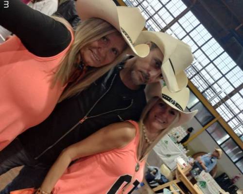 34508 9 WEST WINTER FEST 2. Country Music Festival
