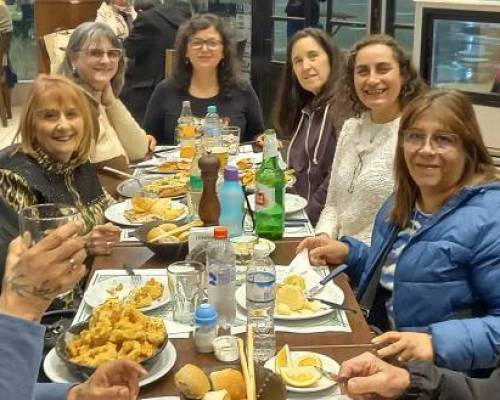 Hermosa cena compartida!! Gracias por la alegría y las ganas de estar juntos!   :Encuentro Grupal Jugamos Rummy en Caballito!!