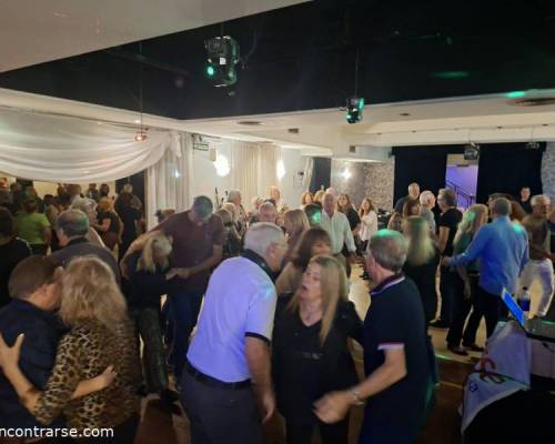 34671 11 ¡EXPLOTA EL DOMINGO, ALMUERZO, RISAS, MUSICA Y MUCHO RITMO...........