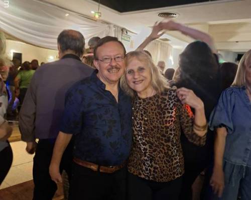 34671 14 ¡EXPLOTA EL DOMINGO, ALMUERZO, RISAS, MUSICA Y MUCHO RITMO...........