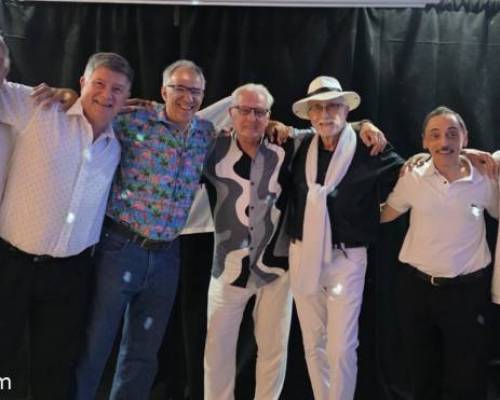 34673 4 ¡LA FIESTA SOS VOS....CONECTA, REI, BAILA Y DISFRUTA.......NOS VESTIMOS DE BLANCO Y NEGRO....